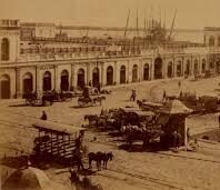 Em Porto Alegre, os territórios negros incluem bairros históricos, como a Ilhota e o Areal da Baronesa, além de locais atuais de concentração populacional afro-brasileira, como a Vila Cruzeiro e a Vila Restinga. O Largo Zumbi dos Palmares, na Cidade Baixa, e o Mercado Público também são pontos de referência importantes.